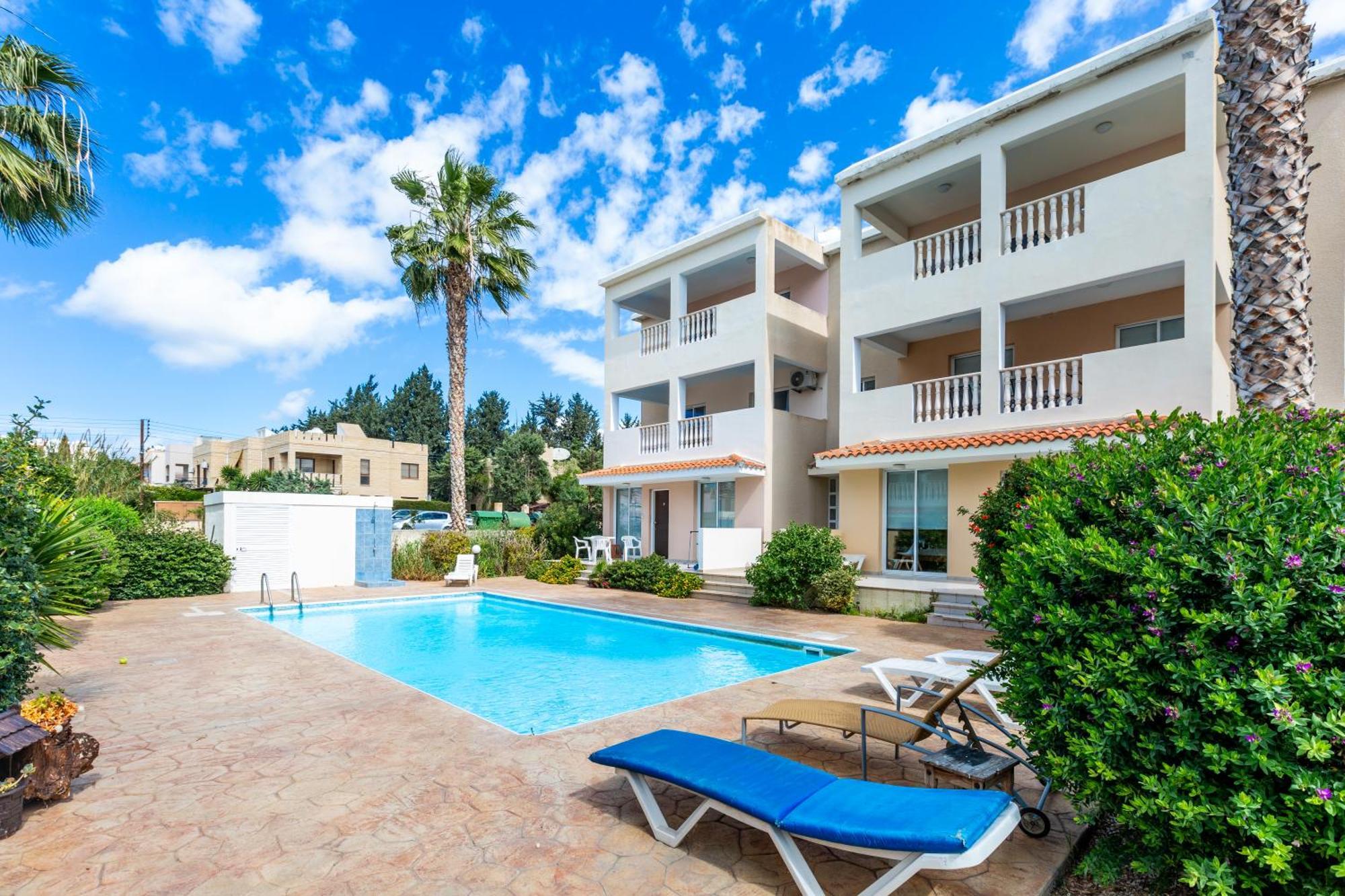 Just Renovated Beautiful 2 Bed In 5 Min Drive To The דירה