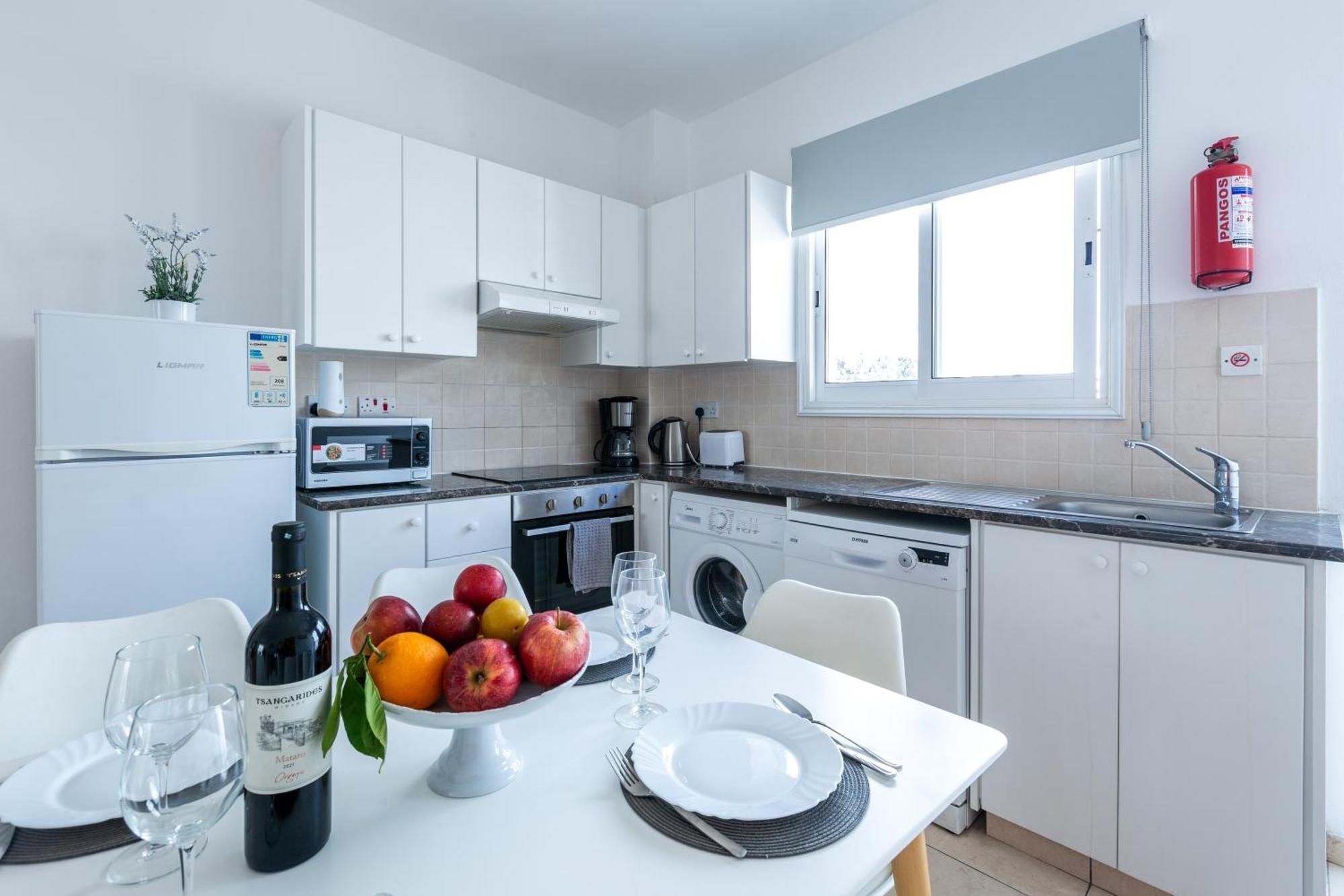 Just Renovated Beautiful 2 Bed In 5 Min Drive To The